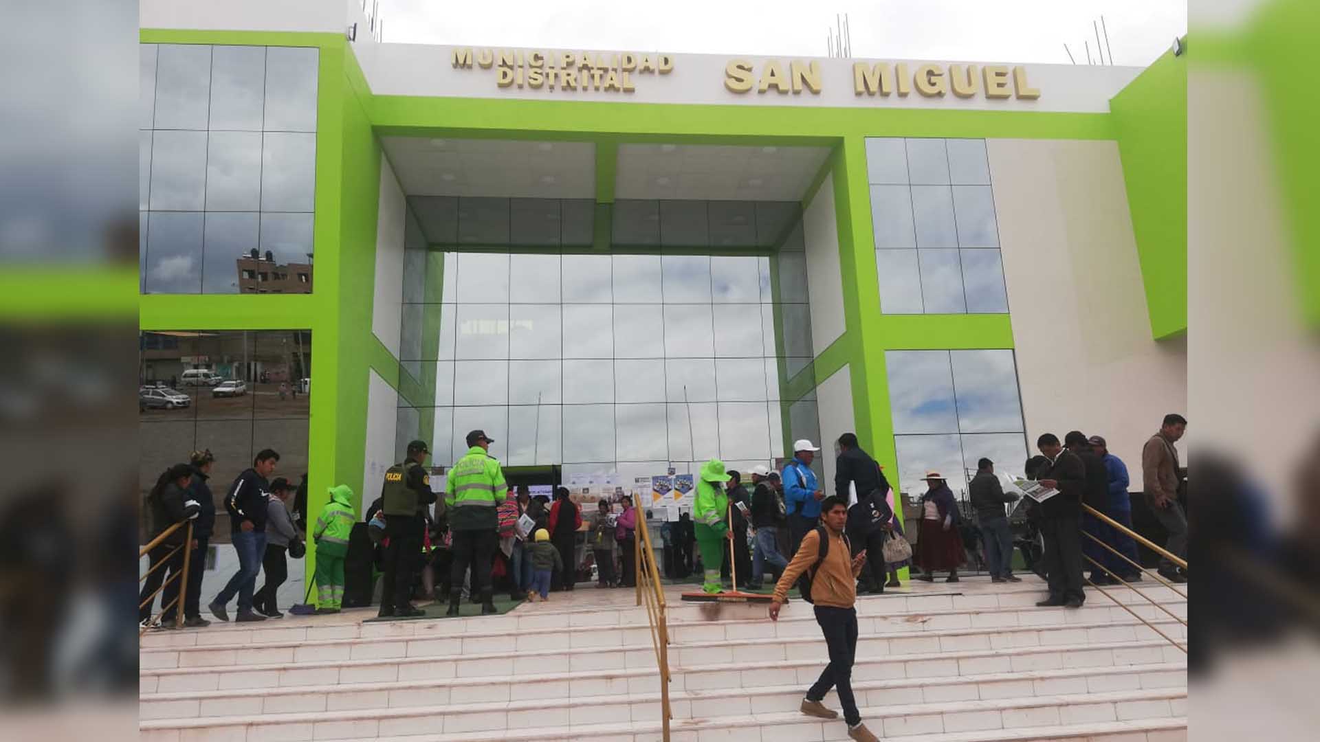 Desde ayer en el distrito de san miguel inicio la recolección de firmas