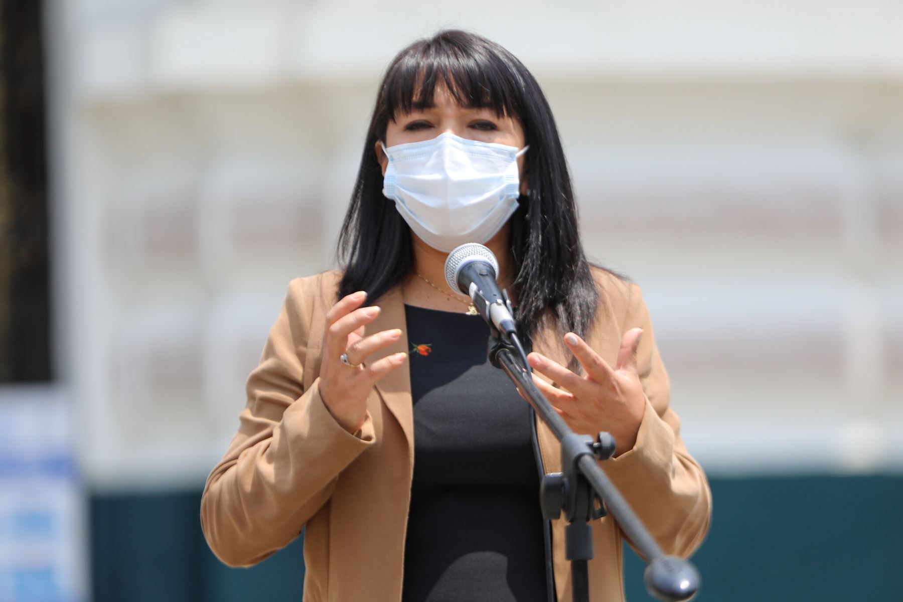 Mirtha Vásquez eliminación de la inmunidad parlamentaria es luchar