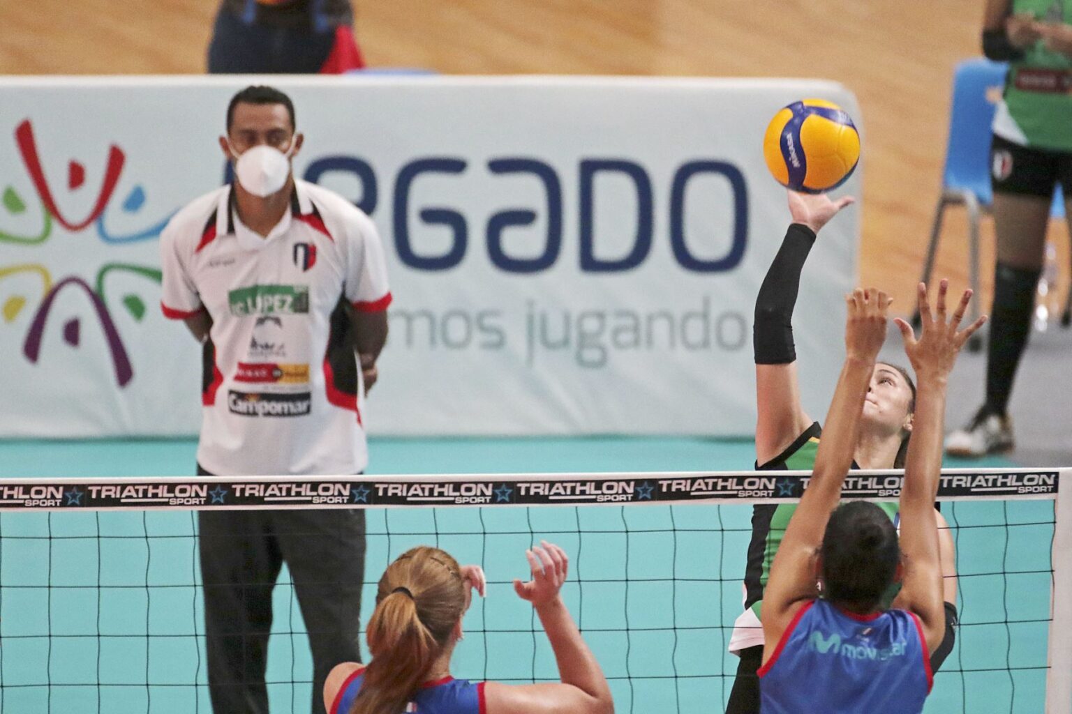 La Liga Nacional Superior de Voleibol se inició con partidos vibrantes