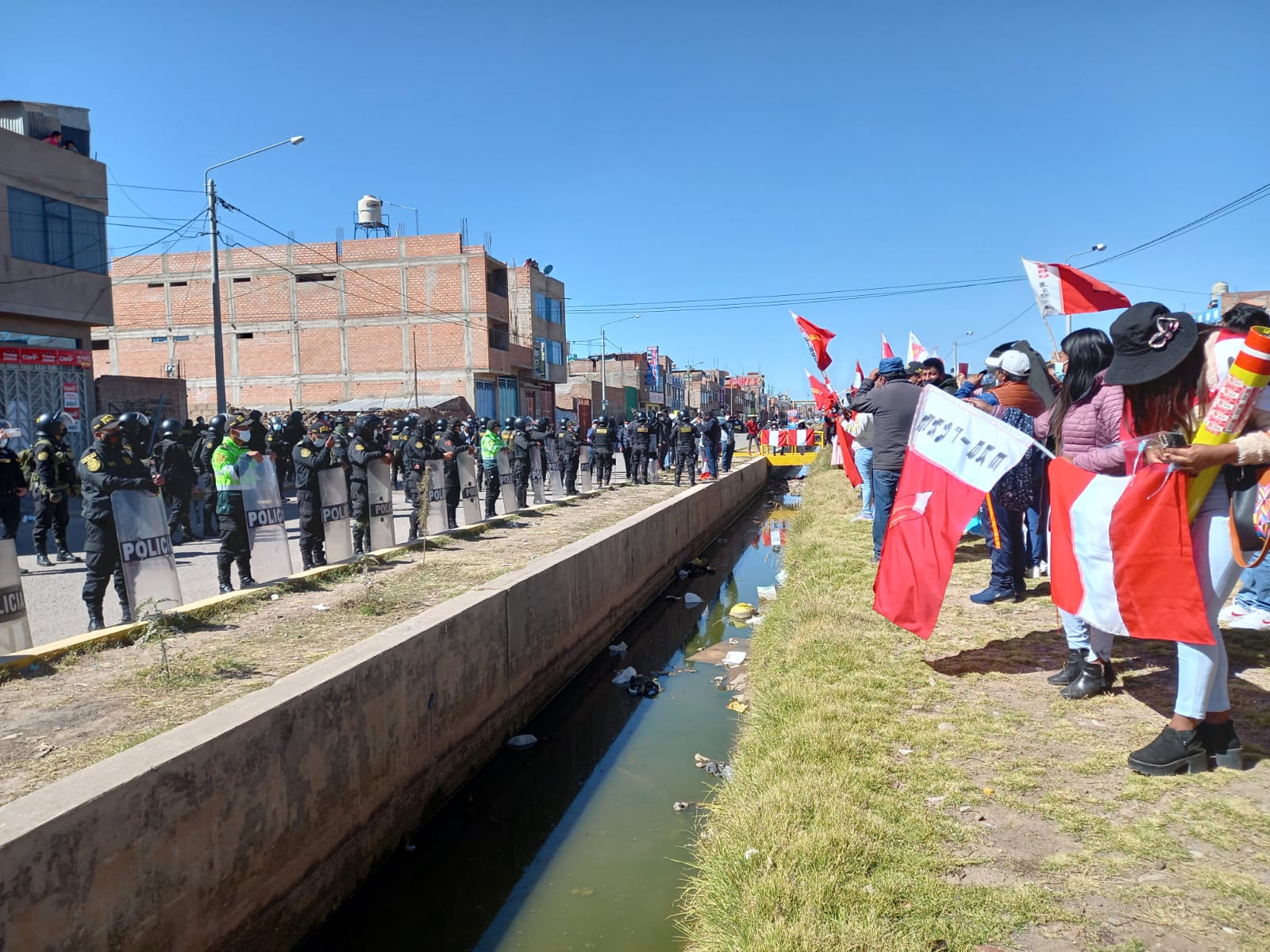 Simpatizantes del partido Perú Libre desarrollaron una marcha contra el