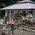 Al menos 43 fallecidos y 15 desaparecidos tras inundaciones y lava fría en Indonesia
