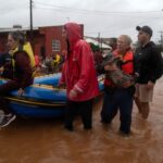 Inundaciones en el sur de Brasil alcanzan el centro de la ciudad de Porto Alegre