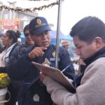Policía municipal de San Román realiza trabajos de ordenamiento de comerciantes desde tempranas horas de la mañana