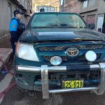Vecinos hallan camioneta desmantelada en la avenida héroes del pacifico