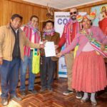 Encaminan proyecto de cosecha de la planta “Vetiver” para la descontaminación de la bahía del lago Titicaca en el distrito de Coata