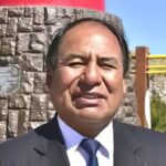 Docente y analista denuncia «clandestinidad» de candidatos y critica manipulación mediática en la campaña electoral